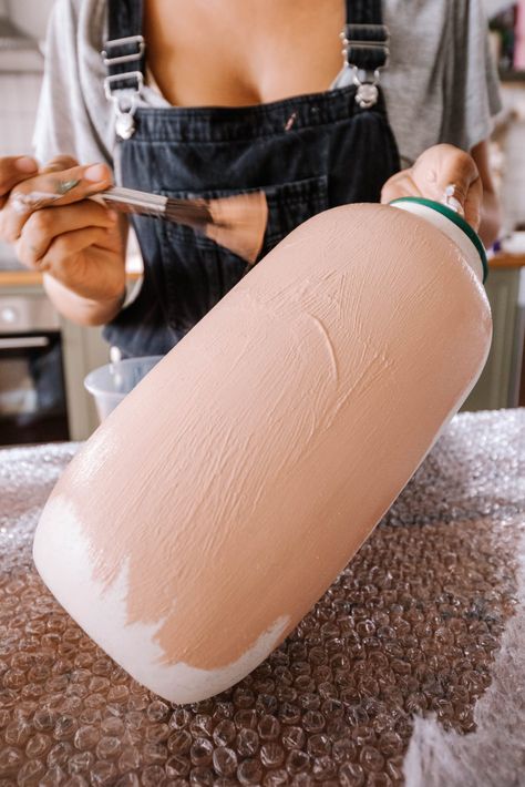 Terracotta Chalk Paint, Paint Ceramic Vase, Painting Vases, Diy Chalk Paint Recipe, Chalk Texture, Terracotta Paint, Chalk Paint Recipe, Diy Chalk Paint, Paint Techniques