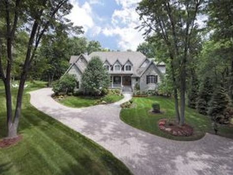 WOW! $1.285 Mil Home Fully Furnished! 4 Acres, St Charles | St. Charles, IL Patch Circle Driveway Landscaping, Driveway Landscape, Acreage Landscaping, Circle Driveway, Front Driveway, Entrance Landscaping, Driveway Entrance Landscaping, Tennessee House, Tree Lined Driveway