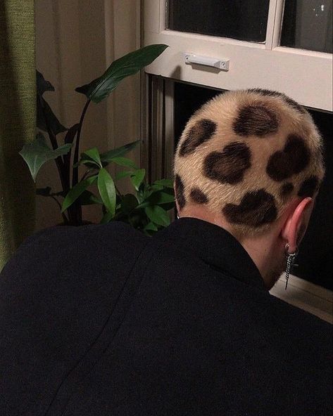 Leopard Print Buzzcut, Leopard Buzzcut, Leopard Hair Dye, Buzzcut With Designs, Bleached Buzz, Buzzcut Ideas, Dyed Buzzcut, Bleached Hair Men, Shaved Head Designs