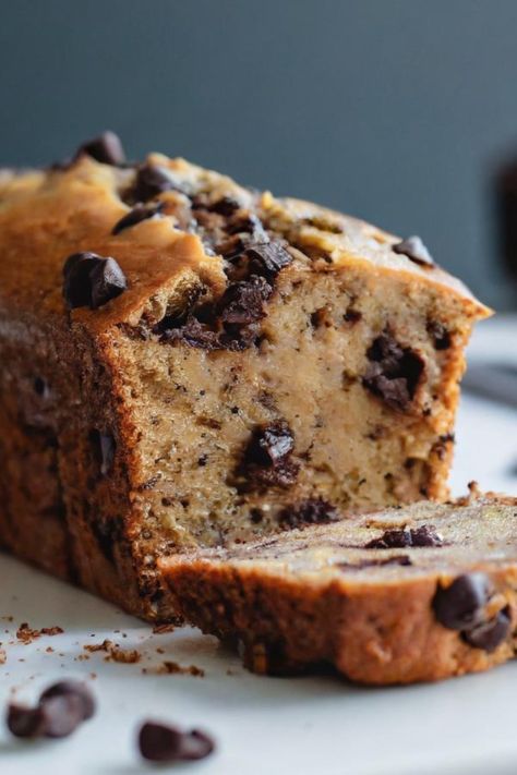 Vegan Chocolate Chip Banana Bread ‣ Vegan Soiree Banana Bread Pictures, 888 Portal, Vegan Chocolate Chip Banana Bread, Herbalism Recipes, Vegan Chocolate Banana Bread, Fruit Breads, Banana Bread Vegan, Banana Bread Ingredients, Vegan Breakfasts