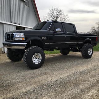 Ford Crew Cab, Old Ford Truck, Big Ford Trucks, Diesel Trucks Ford, Trucks Lifted Diesel, Custom Pickup Trucks, Old Ford Trucks, Classic Ford Trucks, Old Pickup Trucks