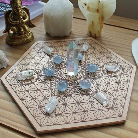 The Central Stone used in this Crystal Grid is the focal point Crystals Healing Grids, Crystal Mandala, Crystal Grids, Crystal Healing Stones, Crystal Magic, Crystal Meanings, Ghost Rider, Crystal Grid, Flower Mandala