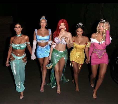 Sorority Halloween Costumes, Stylizacje Kylie Jenner, Stile Kylie Jenner, Carnaval Outfit, Cute Group Halloween Costumes, Celebrity Halloween, Princess Halloween Costume, Hot Halloween Outfits, Halloween Coustumes