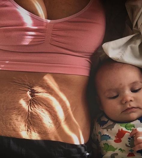 This mom just got real about postpartum bodies with an honest photo Postpartum Bodies, Mom Body, Newborn Schedule, Postpartum Body, Real Bodies, Body Love, Healthy Pregnancy, Postpartum, Kate Middleton