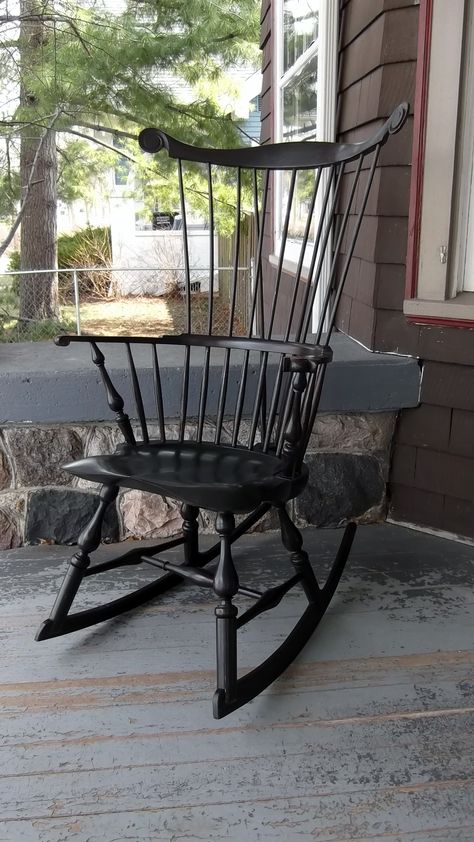 windsor rocking chair #windsorchair #rockingchair #barnettchairs Windsor Rocking Chair, Primitive Dining Rooms, Windsor Arm Chair, Windsor Chairs, Windsor Chair, Primitive Antiques, Popular Woodworking, Rocking Chairs, Country Furniture