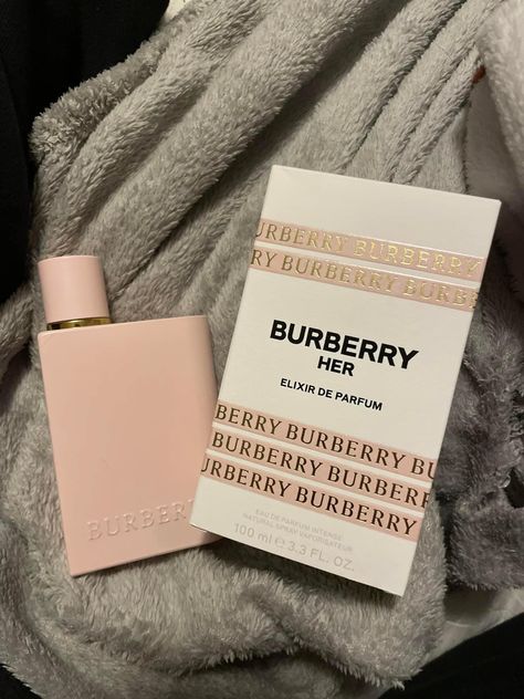 Burberry Her Elixir De Parfum, Burrbery Perfume Her, Burberry Her Elixir Aesthetic, Burberry Her Elixir Perfume, Burberry Her Perfume, Burberry Her Elixir, Her Elixir, Classy Perfume, Koleksi Parfum