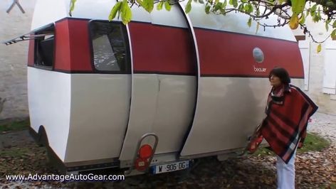 Expandable Teardrop Camper Trailer Caravan Triples its Size. The Beauer Travel Trailer Interior, Teardrop Camper Trailer, Trailer Interior, Small Campers, Teardrop Camper, Camper Trailer, Rv Life, Camping Trailer, Camper Trailers