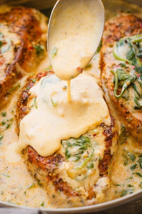 Boneless Pork Chops in Creamy Garlic Butter Spinach Sauce — Packed with flavor, a perfect meal for all of your family and friends to enjoy! Garlic Butter Spinach, Boneless Pork Chop Recipes, Spinach Sauce, Garlic Spinach, Pork Dinner, Boneless Pork Chops, Boneless Pork, Creamy Garlic, Pork Chop Recipes