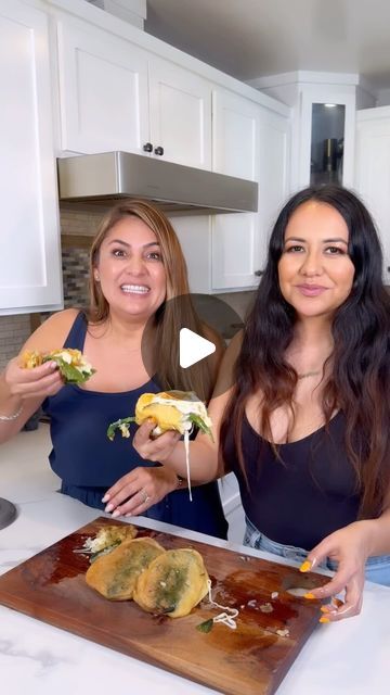 Jenny Martinez | Cooking with Patty Rodriguez  Patty’s favorite food from her mom’s cooking is chile rellenos! So I made sure we made chile rellenos f... | Instagram Pasilla Chile Recipes, Chile Relleno Recipes, Chile Relleno Tacos, How To Roast Poblano Peppers, Stuffed Poblano Peppers Recipe, How To Make Chile Rellenos, Best Chile Relleno Recipe, Jenny Martinez Recipes, Chile Poblano Recipes