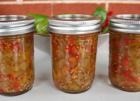 Piccalilli Pepper Relish is a great summer canning project that combines green tomatoes, sweet and hot peppers and spices. Delicious! Amish Coleslaw, Canning Condiments, Piccalilli Recipes, Canning Green Tomatoes, Summer Canning, Hot Pepper Relish, Green Tomato Relish, Pickled Peppers, Relish Recipe