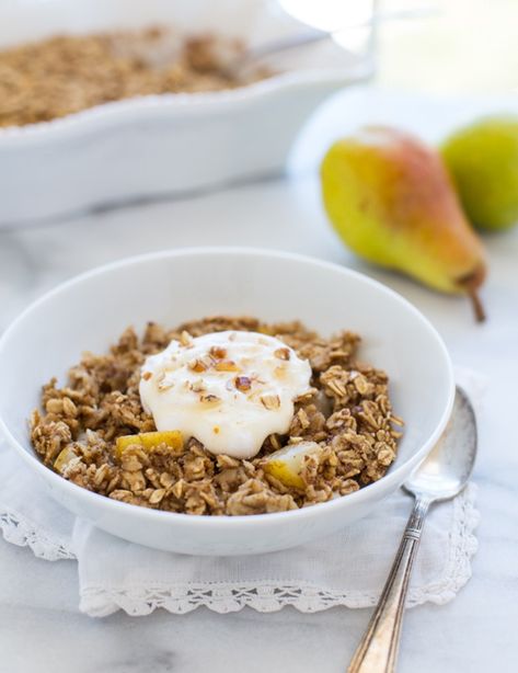 Meals Under 300 Calories, Ginger Oatmeal, Pear Oatmeal, Baked Pear, Ginger Pear, Baked Pears, Under 300 Calories, Baked Oatmeal Recipes, 300 Calories