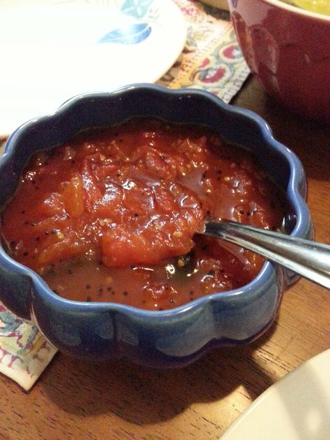 Moni would make tometo't chutney quite often when we were really young and later on it sort of faded out of her kitchen only to be re... Tomato Chatni, Chasni Recipe, Basmati Rice Recipes, Veg Recipes Of India, Peanut Chutney, Garlic Chutney, Tomato Relish, Bengali Food, Tamarind Chutney