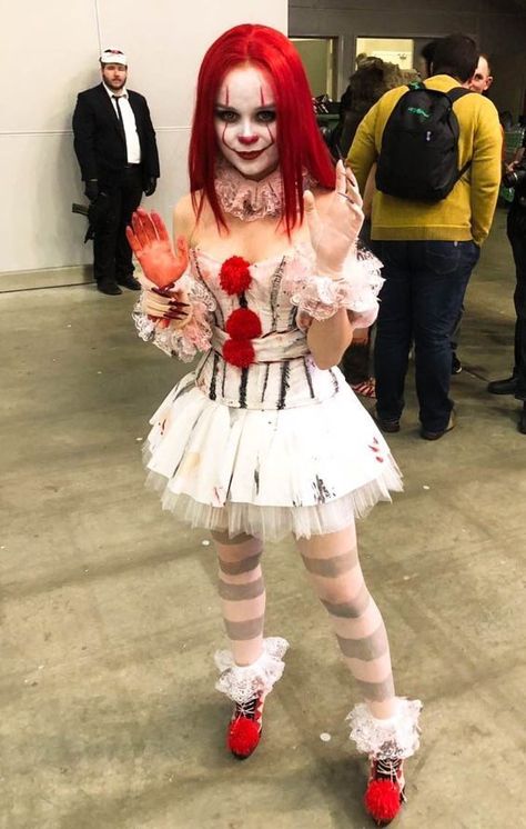 Female Pennywise Costume, Halloween Costume Clown, Pennywise Halloween Costume, Pennywise Cosplay, Clown Costume Women, Fashion Outfits Summer, Classy Halloween Costumes, Creepy Halloween Makeup, Trio Halloween Costumes