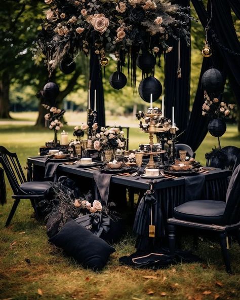 Dark And Moody Birthday Party, Victorian Goth Birthday Party, Goth Garden Party, Gothic Birthday Ideas, Gothic Garden Party, Victorian Gothic Party, Dark Tea Party Aesthetic, Goth Theme Party, Victorian Party Theme