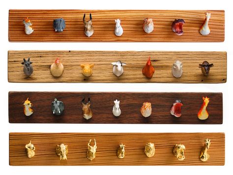 7 DIY plastic animal projects - candle holders, fridge magnets, necklace, photo holder, wall hooks, planters, bookends Diy Wall Hooks, Plastic Animal Crafts, Do It Yourself Decoration, Animal Candles, Animal Hooks, Crafts Room, Animal Projects, Plastic Toys, Animal Heads