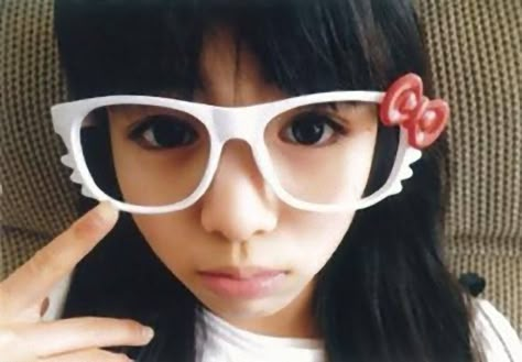 . Dulce Core, Babymetal Pfp, Babymetal Icons, Kawaii Glasses, Not Photogenic, School Concept, Bad Songs, Moa Kikuchi, Silly Girls