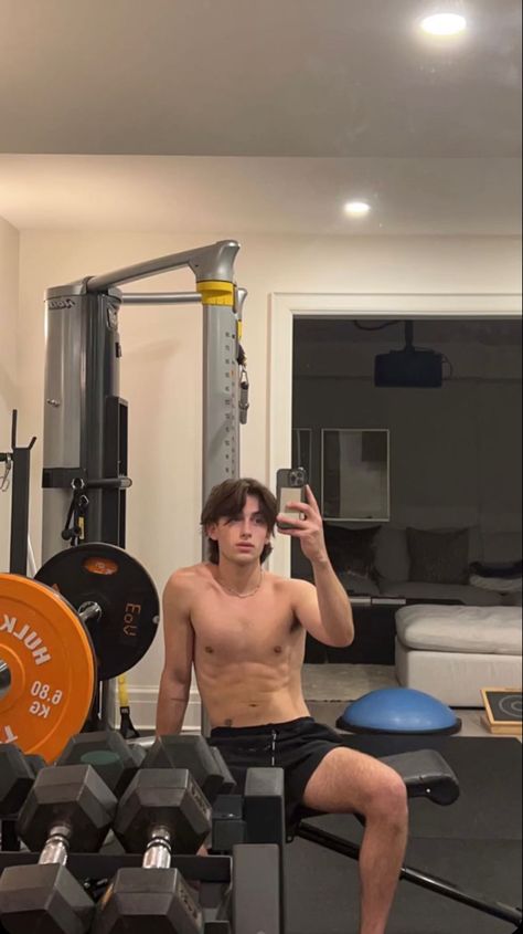 Johnny Orlando Shirtless, Johnny Orlando, John Krasinski, Attractive Guys, Johnny Was, My Crush, Boy Fashion, Celebrity Crush, Aesthetic Clothes