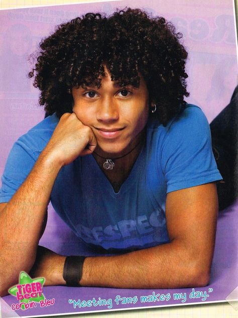 2000s Hairstyles, Black Chyna, Corbin Bleu, Men 90s, Tiger Beat, Light Skin Men, Magazine Man, 90s Men