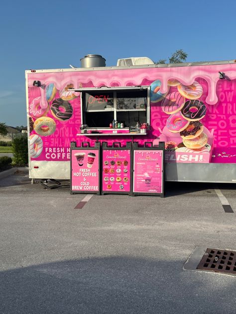 Donut Trailer Ideas, Donut Truck Design, Snack Trailer Ideas, Donut Truck Ideas, Desert Food Truck Ideas, Donut Food Truck Design, Pink Food Truck Ideas, Snack Shack Ideas, Food Truck Ideas Design Trailers