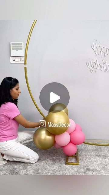 Balloons On Floor Decor, Arc Balloons Party Ideas, Balloon Circle Stand, Table Balloon Arch Ideas, Diy Balloon Arch Frame, Balloon Ring Backdrop Birthday, Office Balloon Decoration Ideas, Dekoracija Balonima Za Rodjendan, Balloon Arch Ideas Parties Decorations