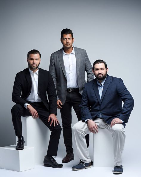 Team Portrait Photography, Posing Three People, 3 Men Photoshoot, Team Photography Business Group Photos, Office Group Photo Ideas, Corporate Team Photos, Corporate Group Photos, Real Estate Team Photoshoot Ideas, Team Photo Ideas Business