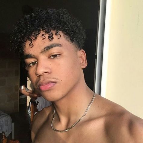 Guys With Afros, Male Black Curly Hair, Portuguese Curly Hair, Long Coily Hair Men, Curly Afro Black Man, Ethnic Hairstyles, African Men, Short Cuts, Black Boys