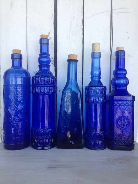 Indigo от Tatyana Ogarenko на Etsy Blue Glass Bottles, Blue Glassware, Glass Bottles With Corks, Cobalt Glass, Vintage Bottles, Antique Bottles, Old Bottles, Blue Bottle, Bottle Vase