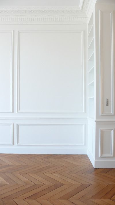 Ruangan Studio, درج السلم, Wall Moulding, White Molding, Herringbone Wood Floor, Herringbone Wood, Crown Moulding, Herringbone Floor, Transitional Living