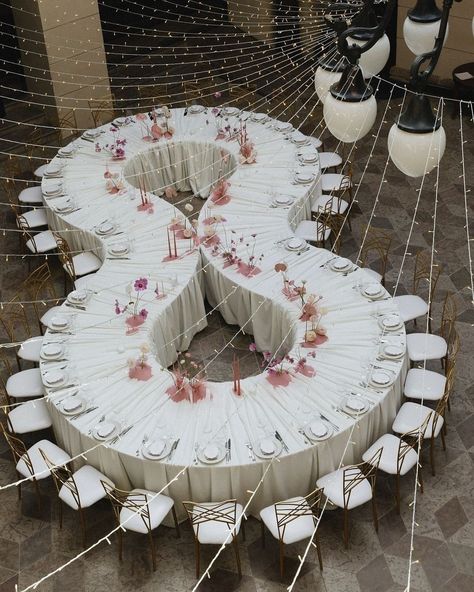 35 Major Trends for 2025 Weddings Wedding Table Inspiration, Elegant Wedding Themes, 2025 Trends, Destination Wedding Decor, Giant Bow, Tan Wedding, Other World, Wedding Of The Year, Wedding Scene