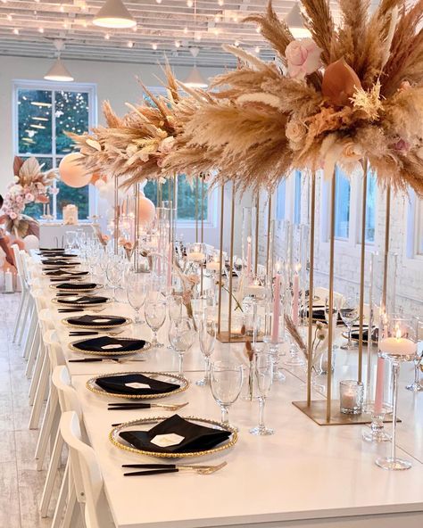 Tan Balloon Garland, 21 Birthday Decor, Birthday Dinner Decorations, Pampas Grass Centerpiece, Long Table Decor, Boho Balloon Garland, 21 Birthday Cake, Airy Decor, Prom Venues