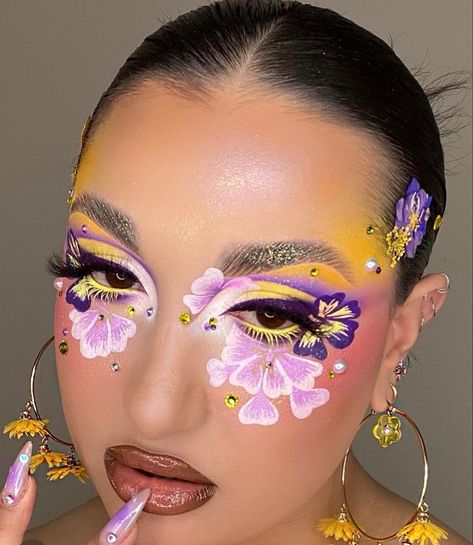 Flower Makeup, Cute Eye Makeup, Bright Makeup, Face Art Makeup, Graphic Makeup, Makeup For Black Skin, Cool Makeup Looks, Unique Makeup, Dope Makeup