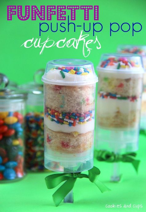 Funfetti Push-up pop cupcakes :) Push Pops Recipes, Push Cake, Cake Push Pops, Push Up Pops, Pop Cupcakes, Push Pops, Cupcake Cake, Yummy Sweets, Sweets Treats