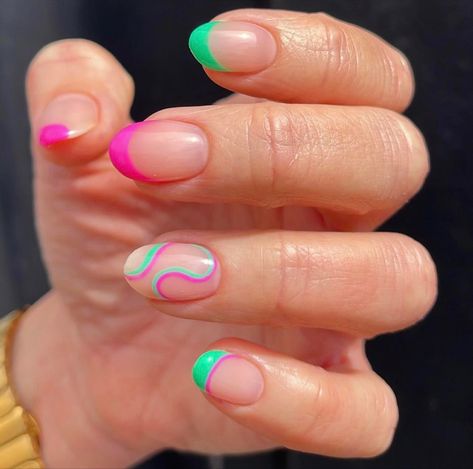 Summer Nail Inspo Pink, Coral Nail Designs, Pink Pink Nails, Summer Nails Art Designs, Nail Inspo Pink, Coral Nail, Teen Nails, Summer Nails Art, Neon Nail Designs