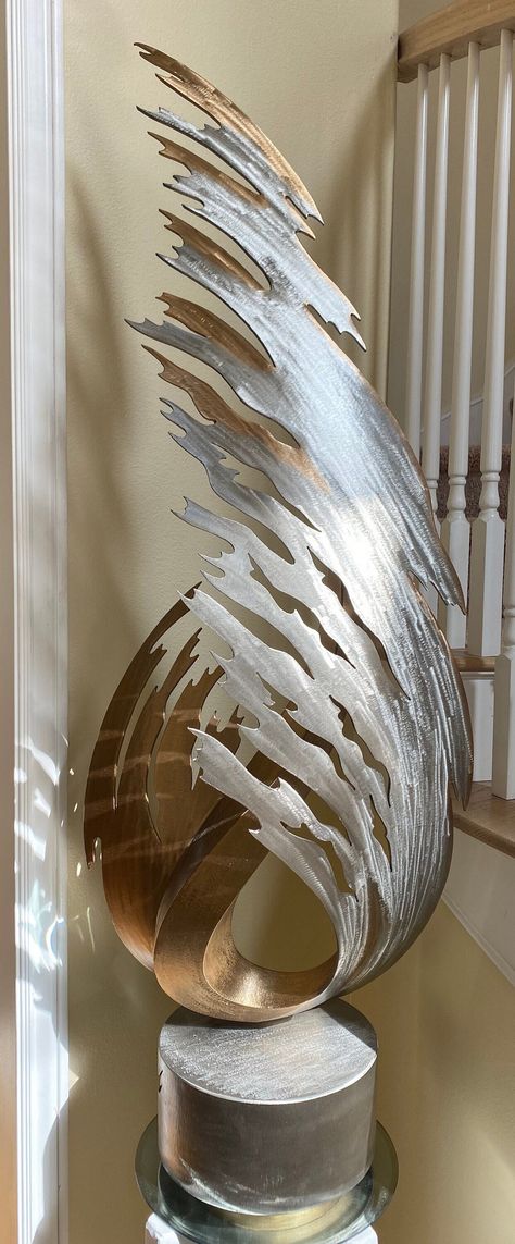 Big Sculpture Art, Modern Sculpture Contemporary, Interior Sculpture, Frozen Room, Band Practice, Wood Sculpture Art, No School, Modern Art Sculpture, Sculpture Design