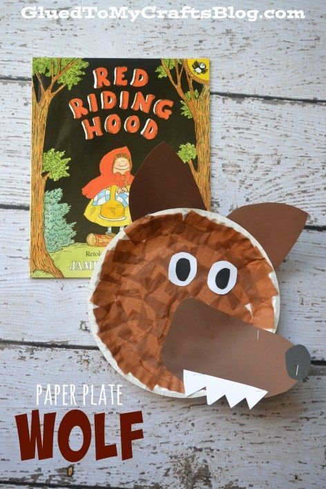 Easy Paper Plate Wolf craft that goes with the story Little Red Riding Hood. A simple craft for toddlers and preschoolers when teaching fairy tales. #booksandcrafts #fairytalecrafts #paperplatecrafts Nursery Rhyme Crafts, Fairy Tales Preschool, Wolf Craft, Fairy Tale Activities, Fairy Tale Crafts, Wolf Kids, Valentine Paper, Fairy Tale Theme, Traditional Tales