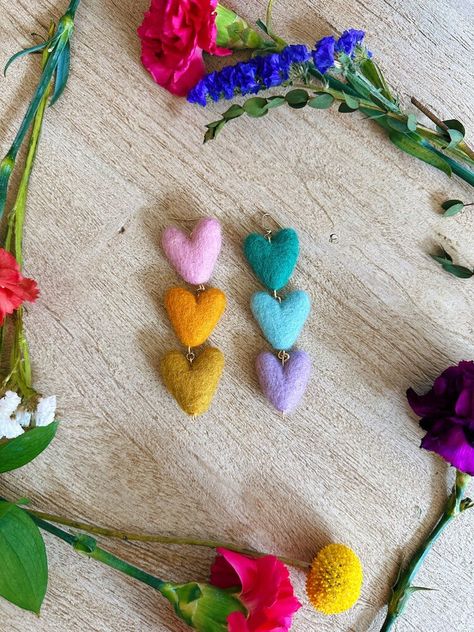 Felt Earrings, Tovad Ull, Felted Earrings, Needle Felting Diy, Felt Gifts, Felt Jewelry, Needle Felting Projects, Summer Earring, Felt Diy