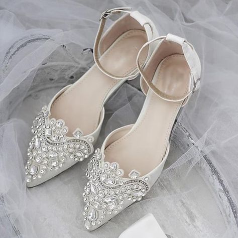 Elegant Almond Toe Wedding Flats, Flat Wedding Shoes With Rhinestones, Pearl Embellished Wedding Flats, Wedding Flats With Rhinestones And Flat Heel, Wedding Flats With Rhinestones, White Pointed Toe Flats For Wedding, Crystal Embellished Flats For Wedding, Silver Round Toe Flats For Wedding, Embellished Pointed Toe Flats