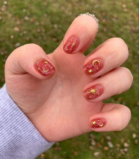 Sun Moon Star Nails, Nails W Stars, Star Themed Nails, Gold Charm Nails, Short Witchy Nails, Star And Moon Nails, Sun Nails Design, Eclipse Nails, Lunar Nails