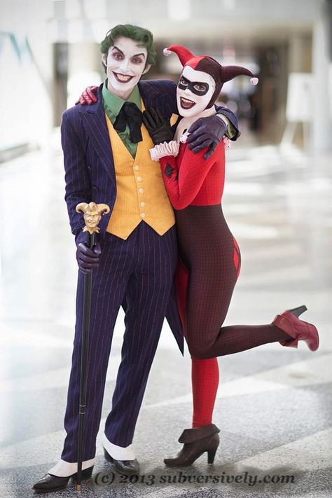 Harley Quinn Joker Costume, The Joker And Harley Quinn, Cosplay Couple, Joker Y Harley Quinn, Best Cosplay Ever, Couples Cosplay, Couple Cosplay, Halloween Parejas, Couples Kiss