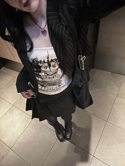 Pinstripe skirt blazer set black and white metallica grunge dark Black Pinstripe Skirt Outfit, Pinstripe Skirt Outfit Y2k, Striped Shirt Outfit Grunge, Pinstripe Skirt Outfit, Pinstripe Blazer Outfit, Striped Blazer Outfit, 2016 Tumblr Outfits, Outfits With Striped Shirts, All Black Suit