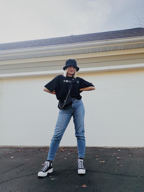 Lugged Platform Converse Outfit, Black Converse Lugged Outfit, Thick Converse Outfit, Chunky Converse Outfit Summer, Lug Sole Converse Outfit, Converse Hike Platform Outfit, Lug Converse Outfit, Bucket Hat Outfit Spring, Black Lugged Converse Outfit