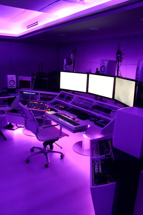 Dream Recording Studio, Futuristic Music Studio, Bedroom Music Studio Aesthetic, Miraval Studio, Music Recording Studio Aesthetic, Home Recording Studio Design, Music Studio Lighting, Studio Recording Room, Recording Studio Aesthetic