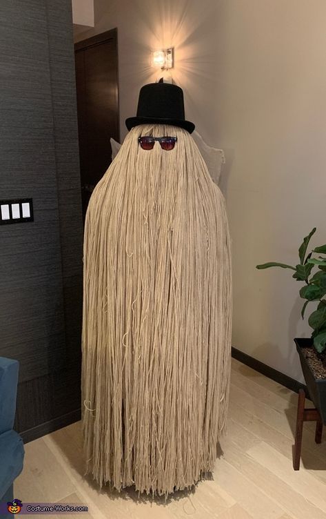 Halloween Costumes Adams Family, Yarn Costume, Adams Family Costume, Adams Family Halloween, Cousin Itt, Grease Costumes, Halloweenský Makeup, Addams Family Costumes, Costume Works