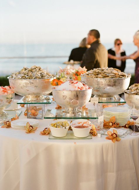 Event Planning: Jimmy Choo… Wedding Appetizer Table, Beach Wedding Foods, Wedding Buffet Food, Wedding Food Stations, Appetizers Table, Seafood Buffet, Wedding Appetizers, Deco Champetre, Reception Food