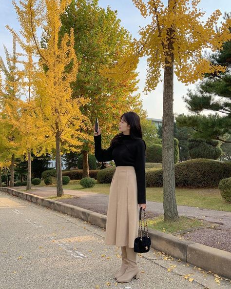 Korean Outfit Autumn Seoul, South Korea Fall Fashion, Taiwan Winter Outfit Women, Taipei Winter Outfit, Ootd Autumn Korea, Autumn Outfit Korea, Japan Outfit Ideas Autumn, Korea Outfit Spring, Fall Outfit Japan