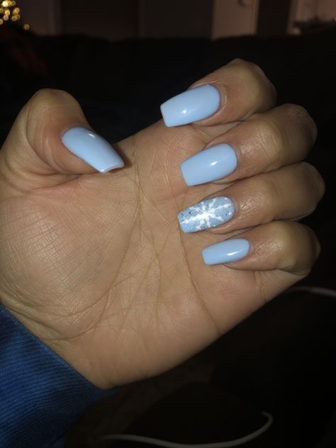 Snowflake Winter Nails, Blue Christmas Nails, Winter Nails Gel, Simple Snowflake, Blue Acrylic Nails, Winter Nails Acrylic, Cute Christmas Nails, Christmas Nails Easy, Christmas Gel Nails