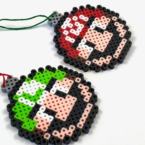 Christmas Mario Perler Beads, Mario Fuse Beads, Christmas Fuse Bead Patterns, Perler Bead Mario Patterns, Perler Beads Christmas Ornaments, Perler Christmas Ornaments, Grinch Perler Bead Patterns, Christmas Ornaments Perler Beads, Perler Beads Jewelry