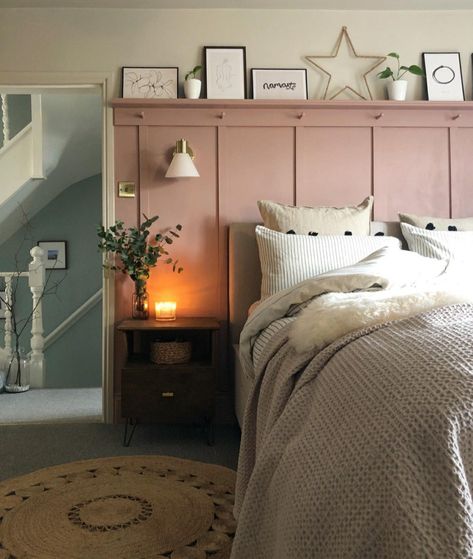 Bedroom Inspiration Cozy, Feature Wall Bedroom, Interesting Interiors, Wall Panels Bedroom, Bedroom Renovation, Bedroom Panel, Redecorate Bedroom, Pink Wall, Productive Day