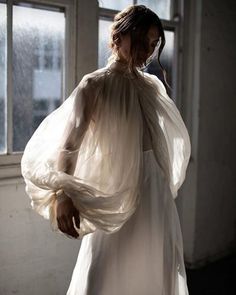 사진 촬영 포즈, The Lane, Photography Workshops, Mode Inspo, Wedding Dress Inspiration, Bridal Outfits, Mode Inspiration, Fashion Details, Bridal Style