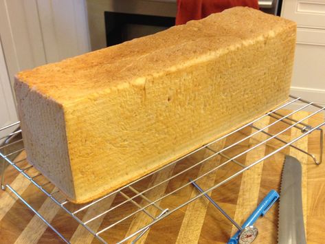 Pullman Bread, Oat Bread Recipe, Pullman Loaf, Pullman Loaf Pan, Bread Desserts, Bread Pans, Honey Oat Bread, Slice Of Cheese, Peasant Bread